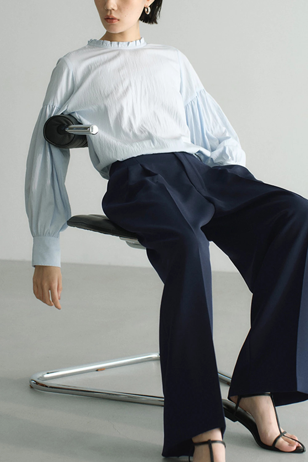 【新品】STATE OF MIND waterproof blouse ブルゾン STATE OF MIND（ステートオブマインド）｜ruffled neck blouseアイテム
