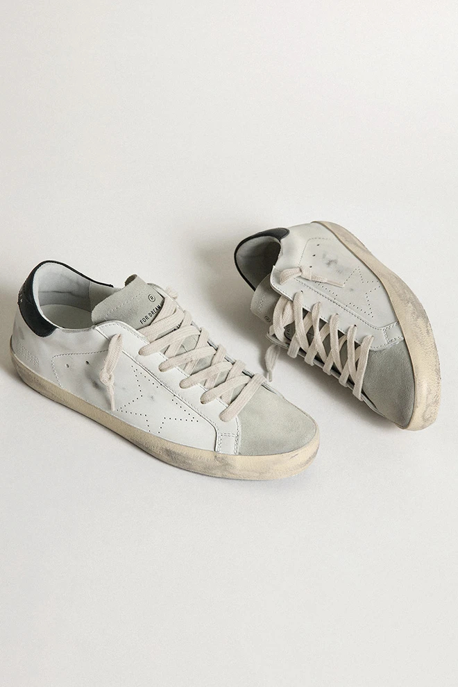 新作登場定番 GOLDEN GOOSE ゴールデングース WHITE スニーカー