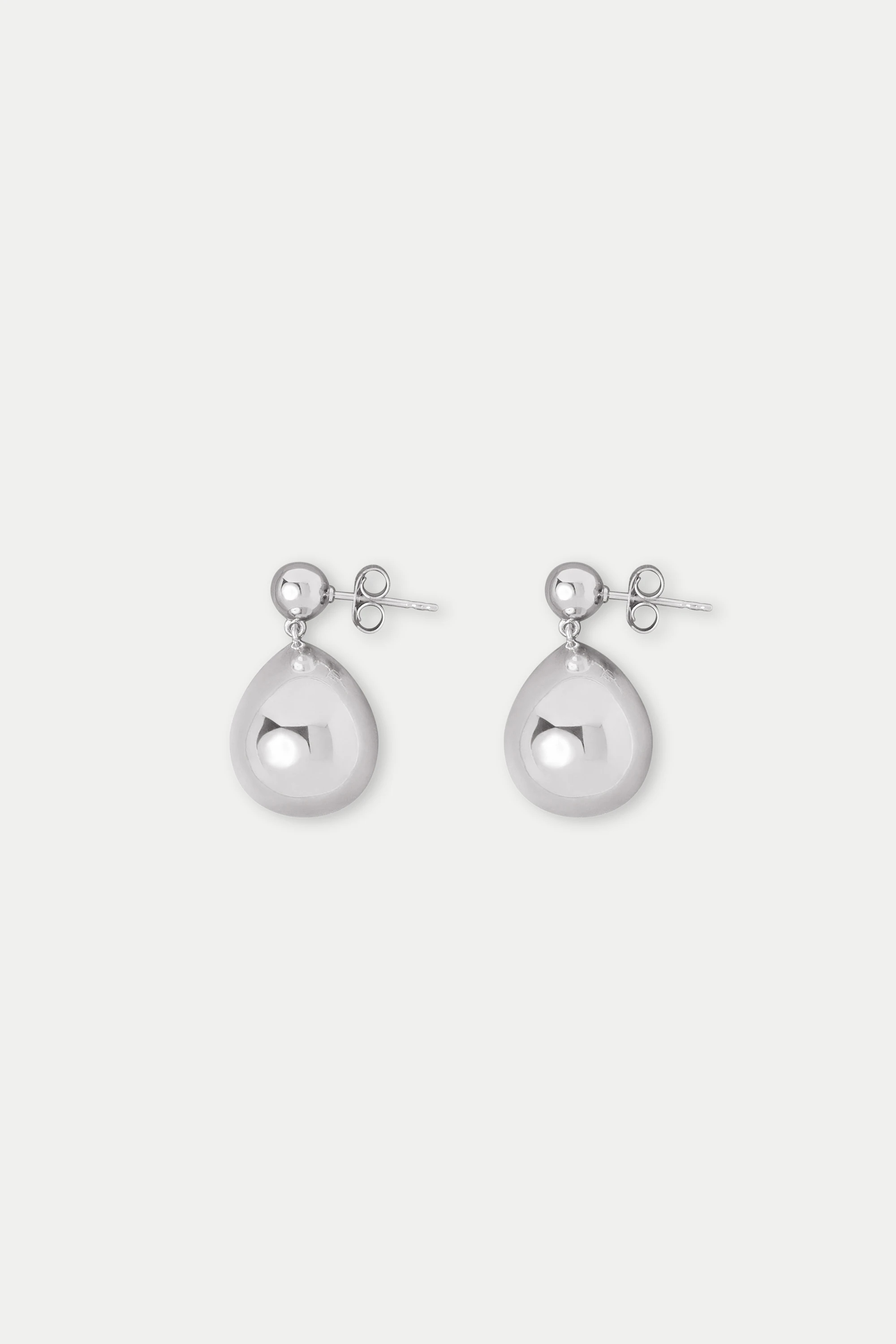 LIE STUDIO The Julie Earrings シルバー LIE STUDIO（リエ スタジオ）｜The Julie Earringsアイテムの詳細