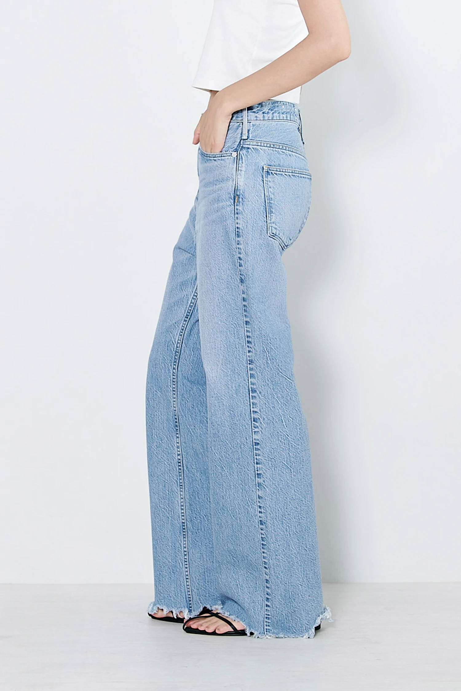 アパルトモン 3×1 CROPPED FLARE DENIM 26 【使い勝手の良い】 - パンツ