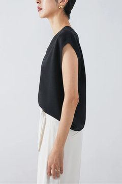 HAUNT(ハウント) |V NECK VEST