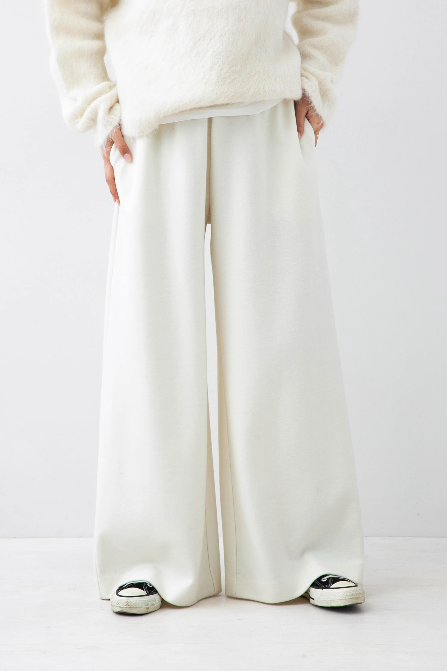 姜雪　30台 HAUNT（ハウント）｜WOOL EASY PTアイテムの詳細 | GUESTLIST