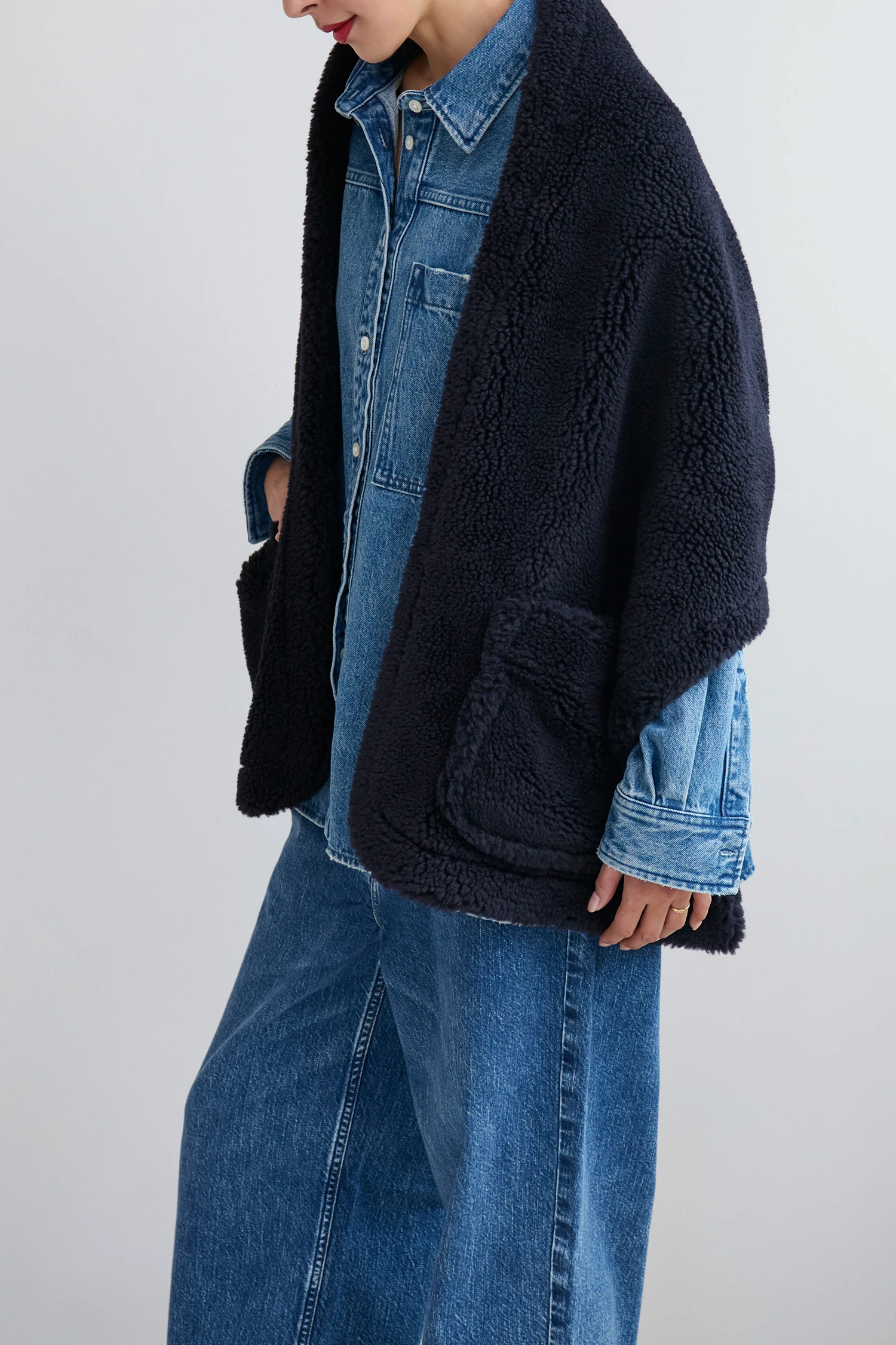 HAUNT（ハウント）｜SHORT BOA STOLEアイテムの詳細 | GUESTLIST TOKYO