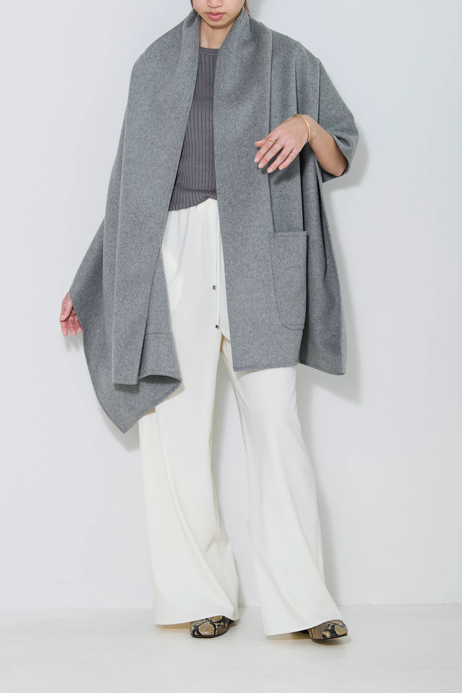 完売品　HAUNT ウール100%グレー　ダブルフェイスストール HAUNT（ハウント）｜DOUBLE FACED STOLEアイテムの詳細 | GUESTLIST