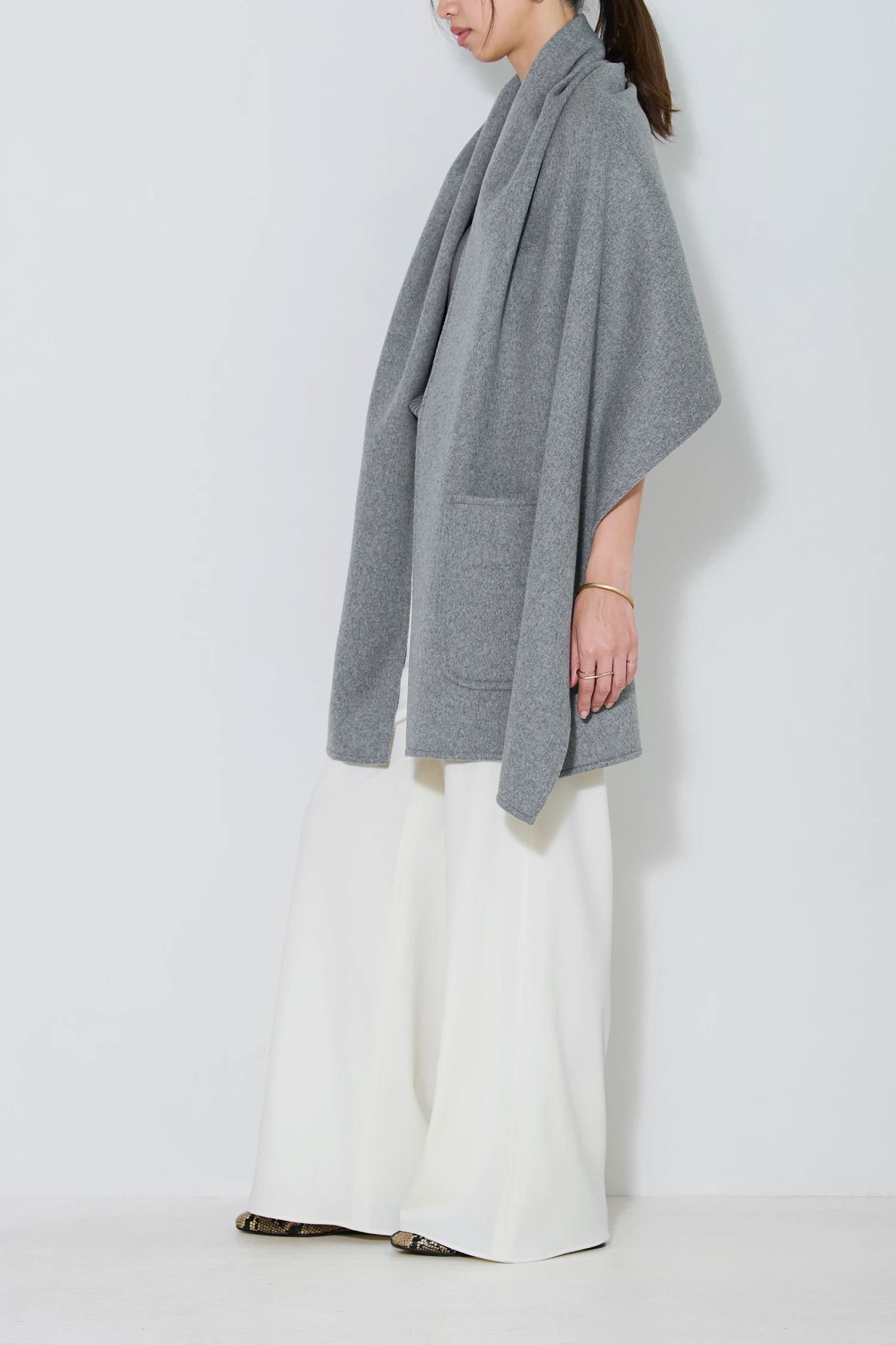 HAUNT（ハウント）｜DOUBLE FACED STOLEアイテムの詳細 | GUESTLIST