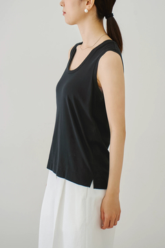 HAUNT(ハウント) |LUCENT SCOOP-NECK
