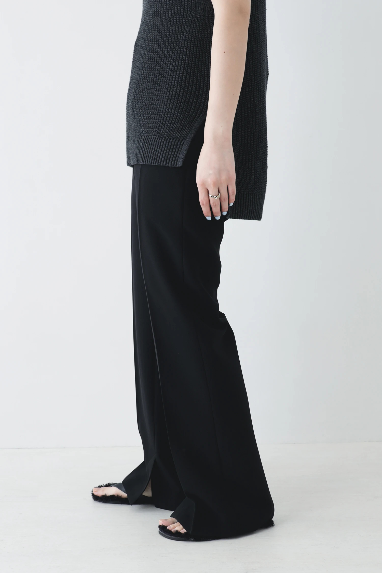 STATE OF MIND（ステートオブマインド）｜flare slit pantsアイテムの 