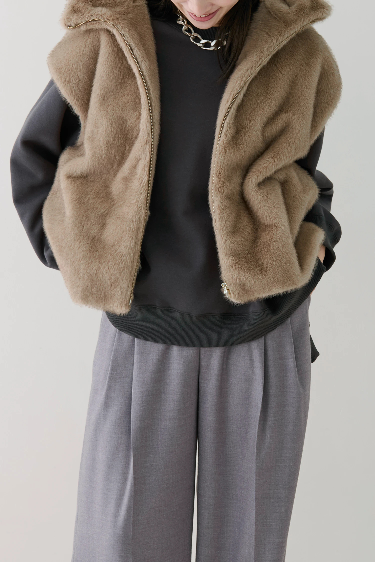 STATE OF MIND（ステートオブマインド）｜fur hoodie vest