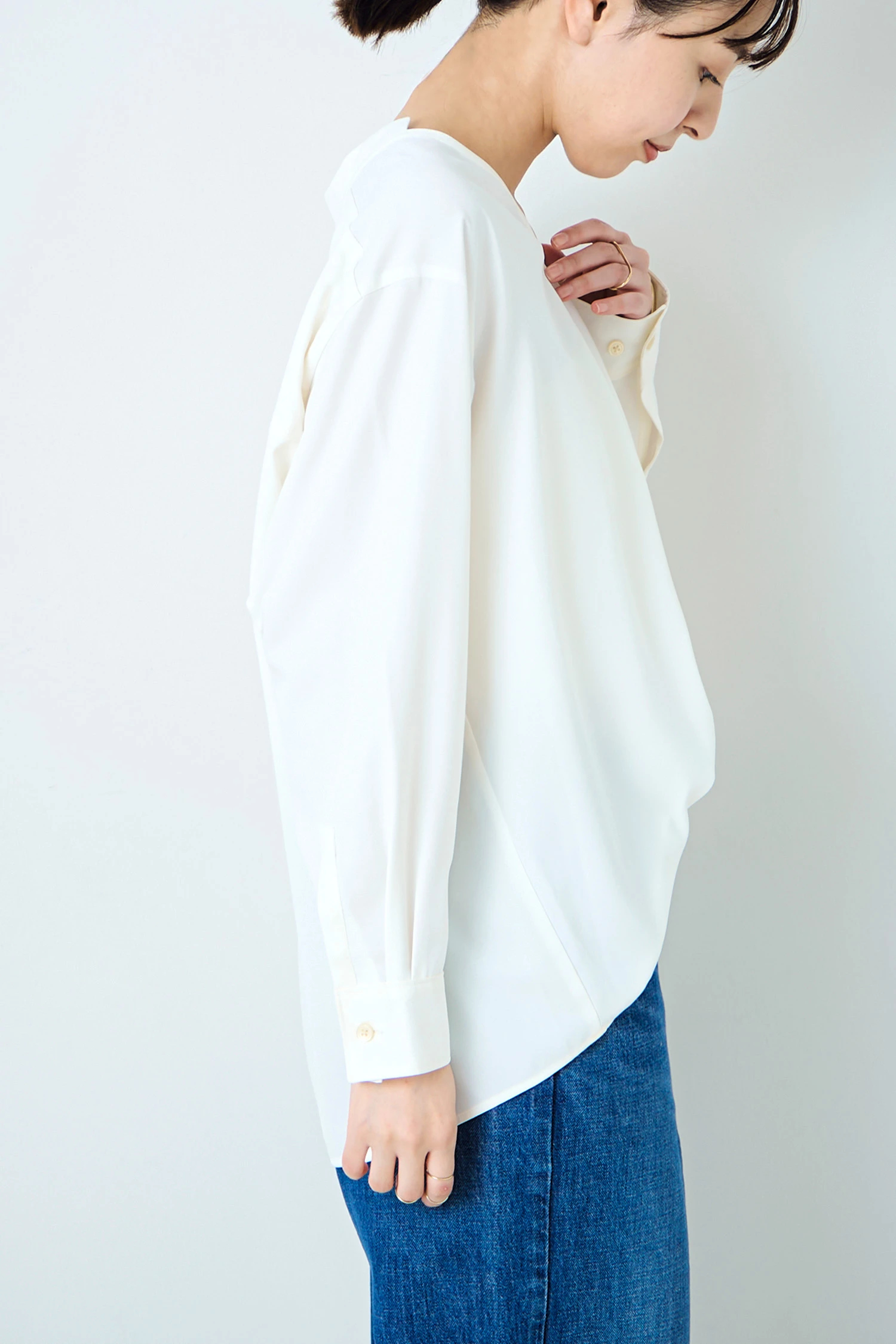 STATE OF MIND（ステートオブマインド）｜v neck blouseアイテムの詳細