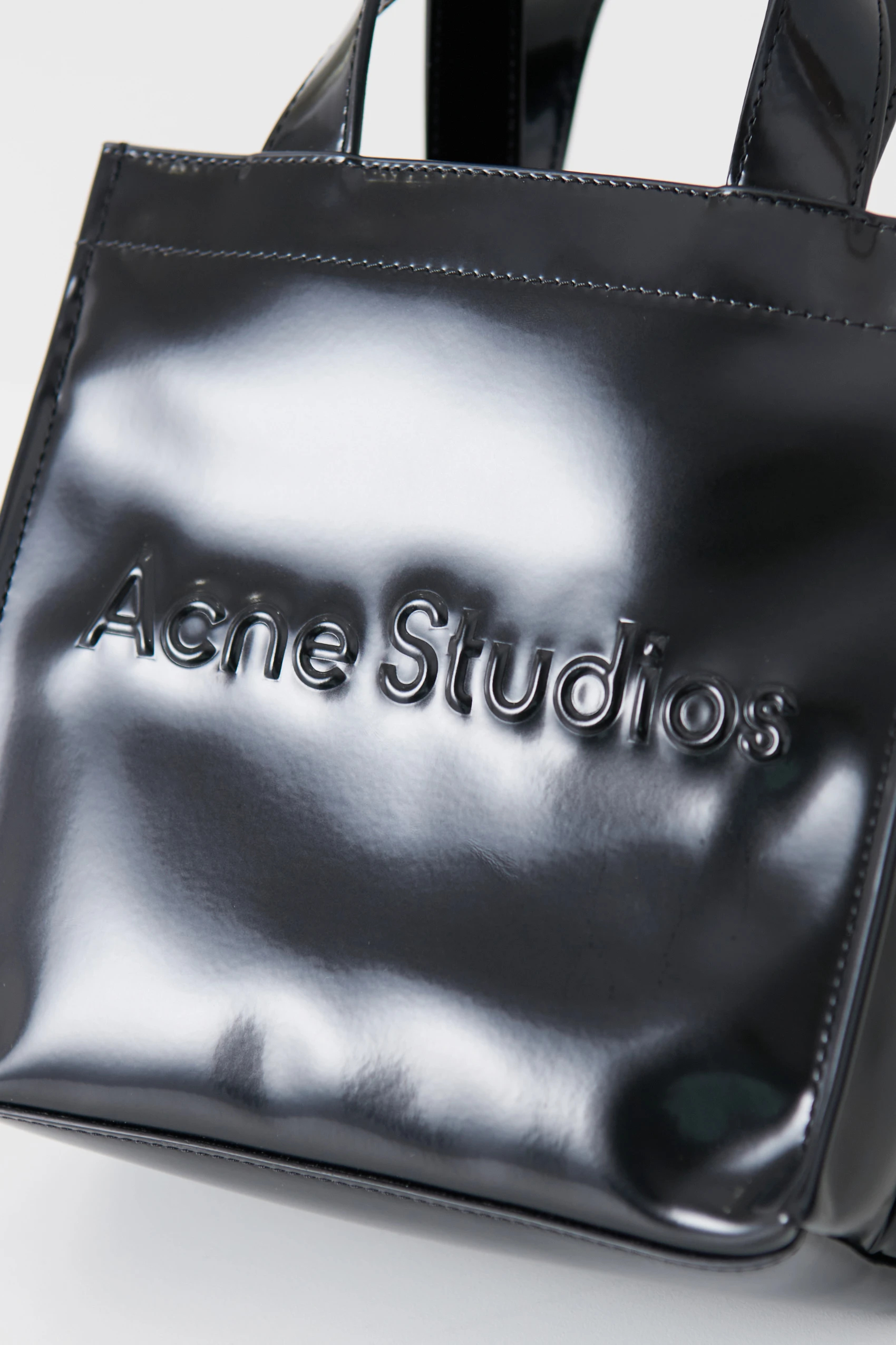 Acne Studios（アクネ ストゥディオズ）｜LOGO SHOPPER MINIアイテムの