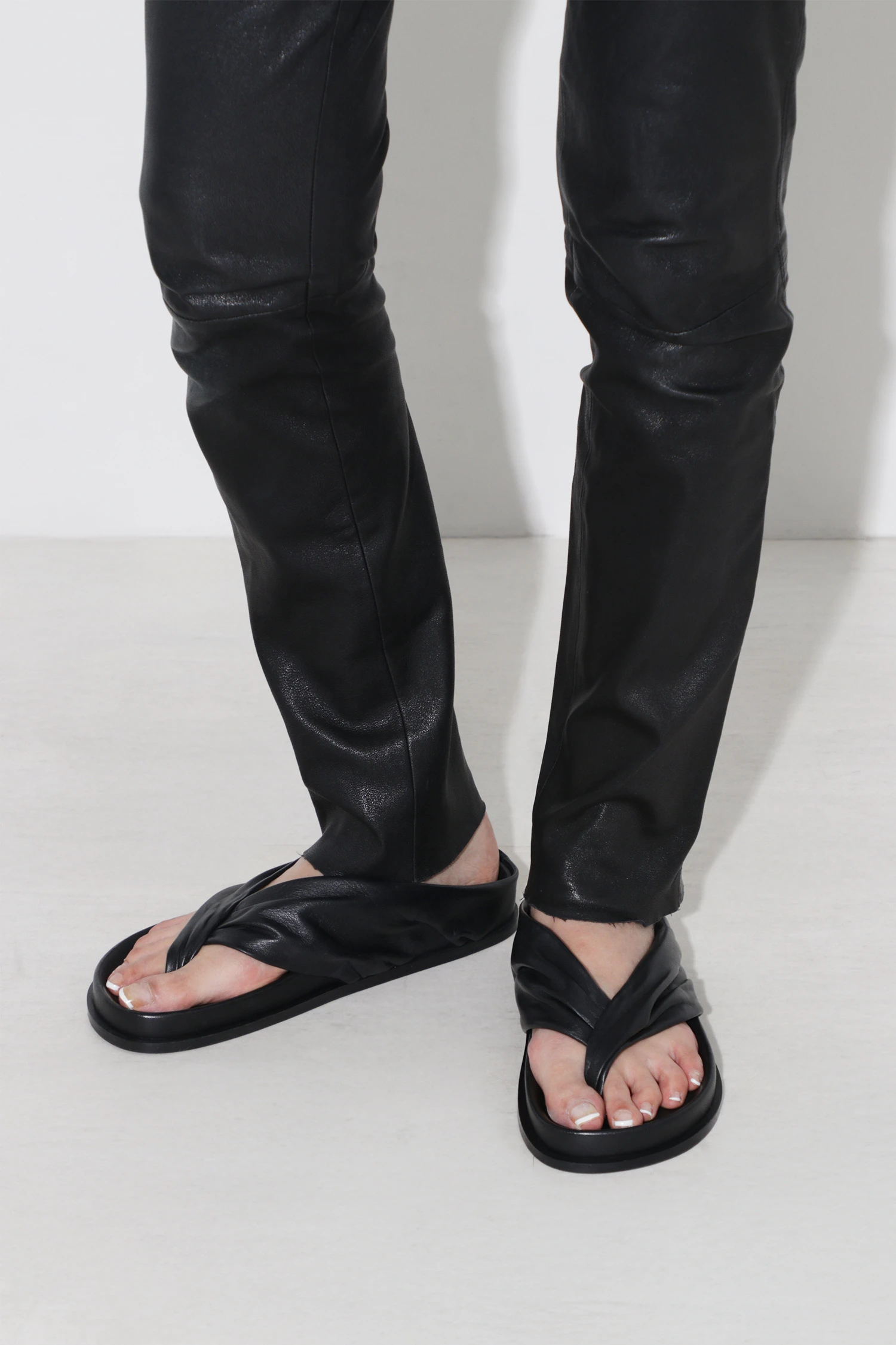 ★シェリ★新品未使用HILLS AVENUE クロスデザイン22.5 ☆シェリ☆新品未使用HILLS AVENUE クロスデザイン22.5 2025年