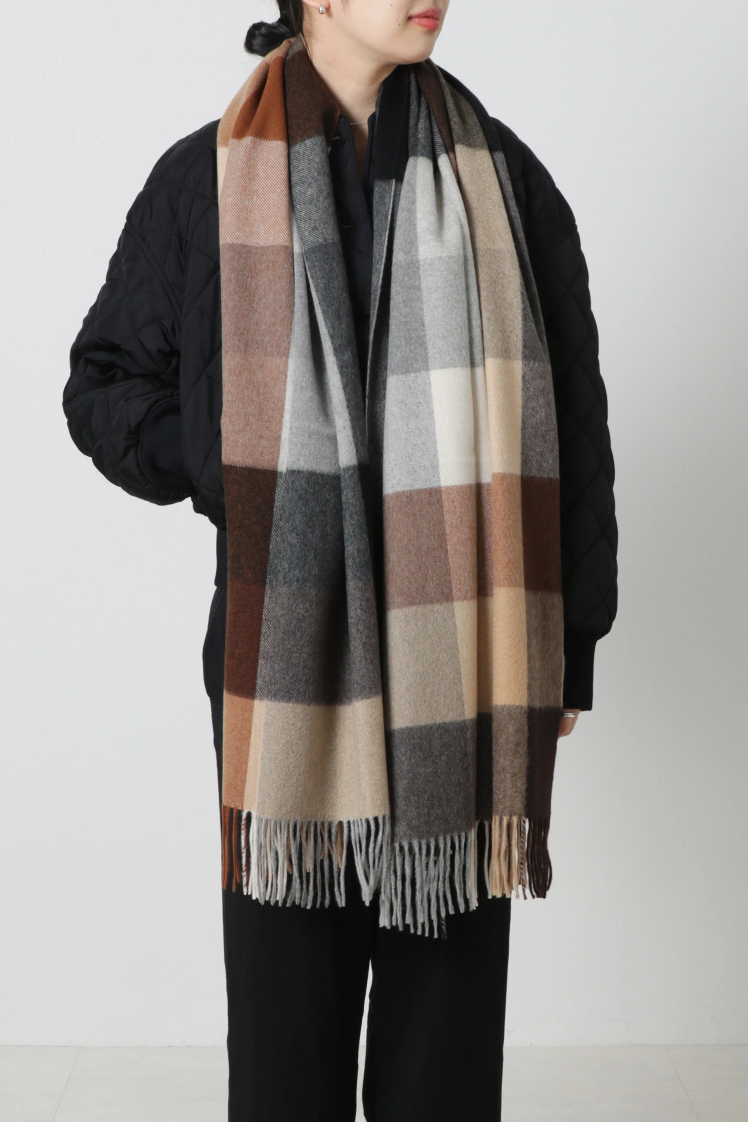 Joshua Ellis（ジョシュア エリス）｜STOLEアイテムの詳細