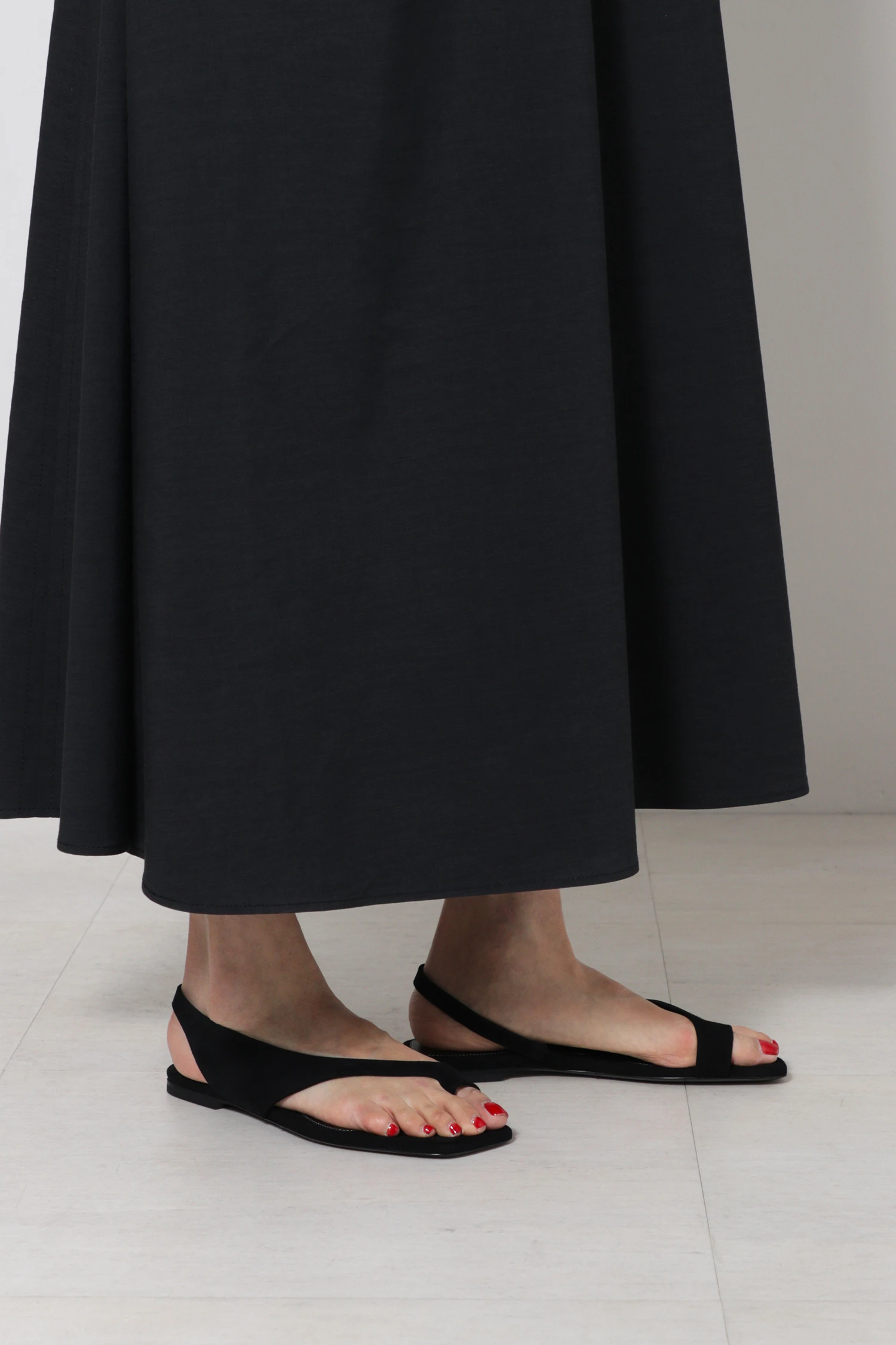 TOTEME トテム テハト シンス 22323174130 404 Twisted seam trousers black – TOTEME
