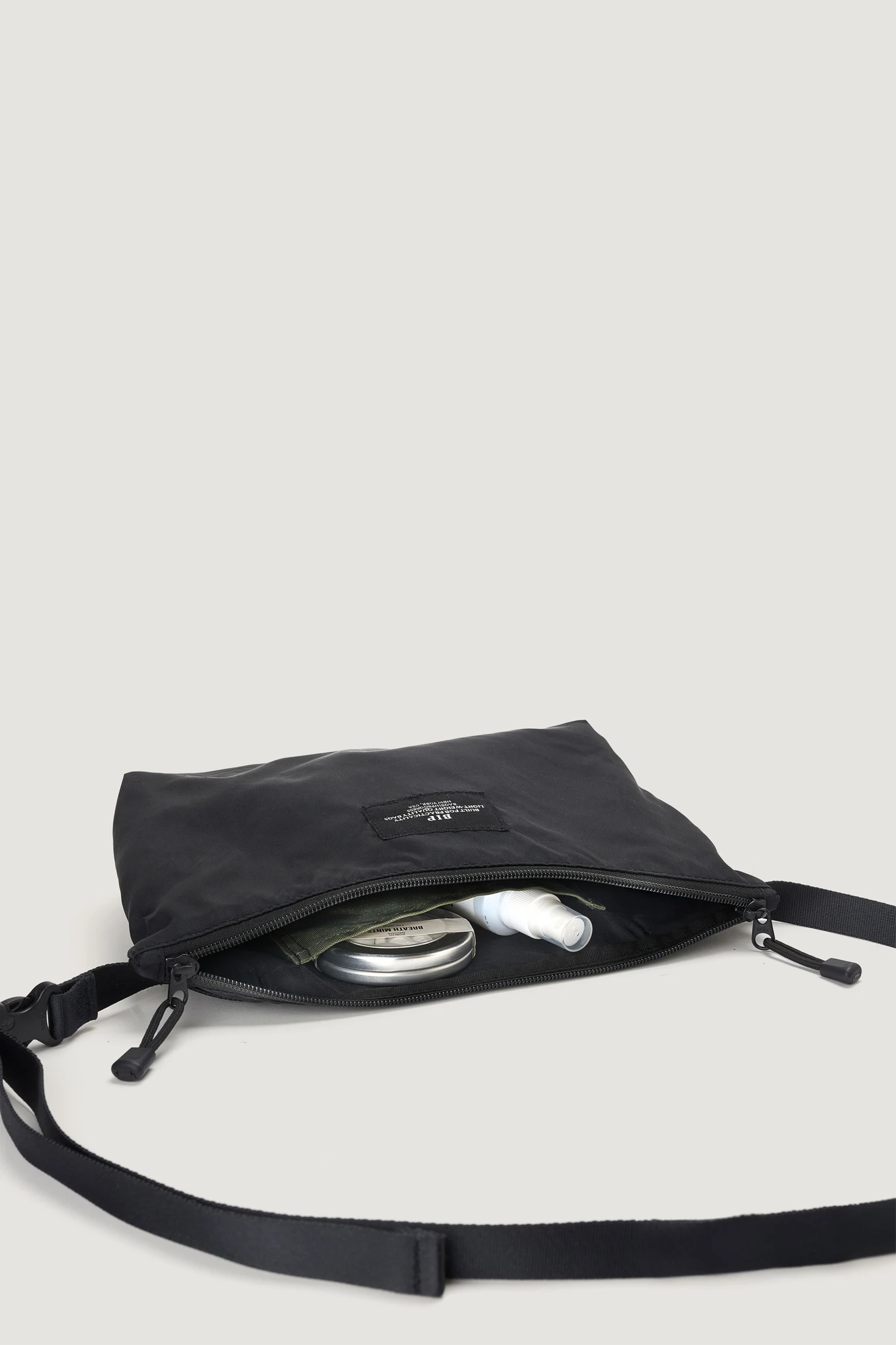 【美品】BAGSINPROGRESS Fannypack Crossbody BAGSINPROGRESS（バッグス イン プログレス）｜Fannypack Crossbody J