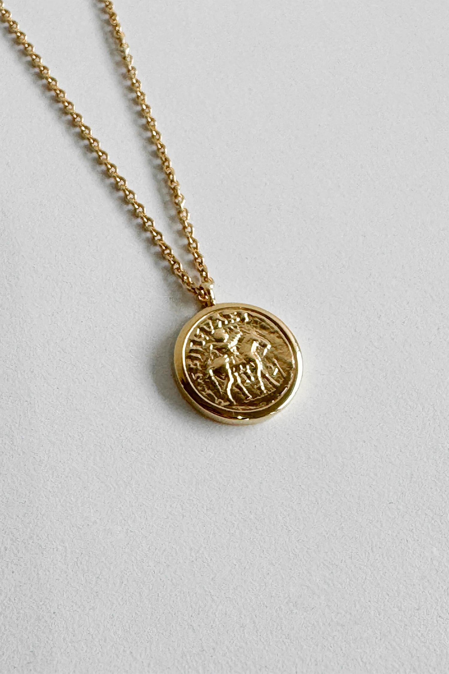 TOMWOOD（トムウッド）｜Coin Pendant Goldアイテムの詳細 | GUESTLIST 