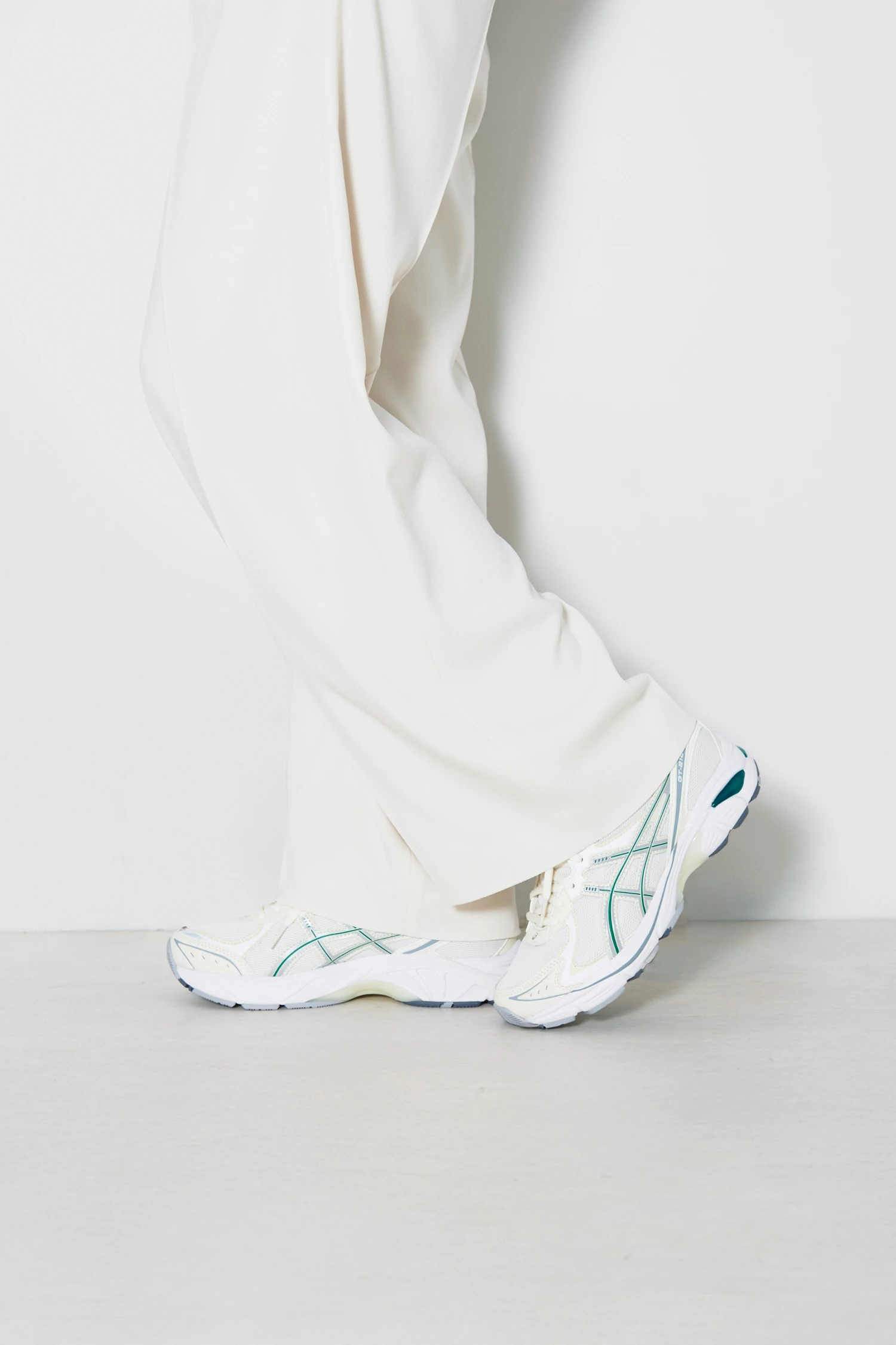 ASICS（アシックス）｜GT-2160アイテムの詳細 | GUESTLIST TOKYO