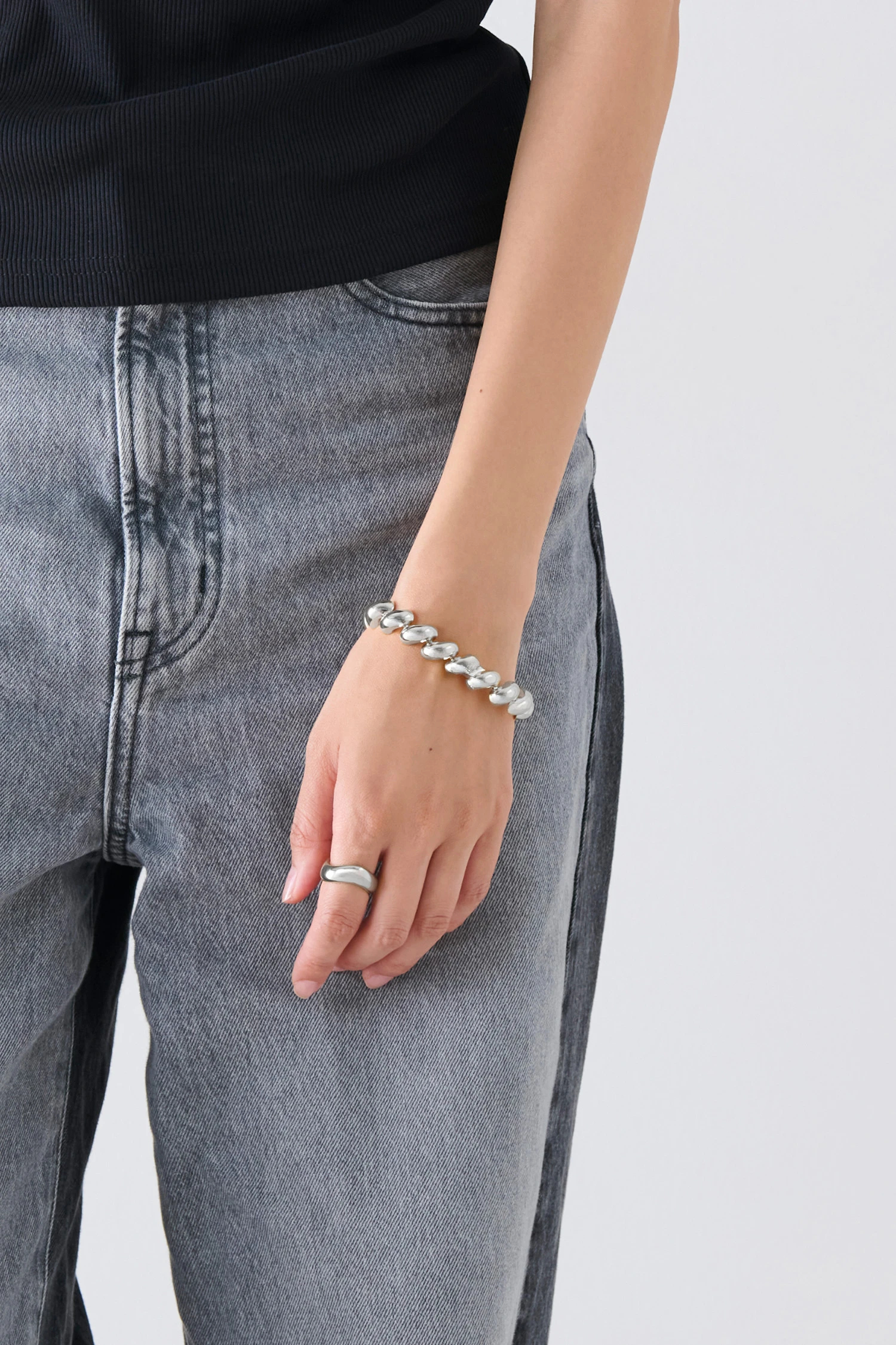 LIE STUDIO（リエ スタジオ）｜The Edith Braceletアイテムの詳細