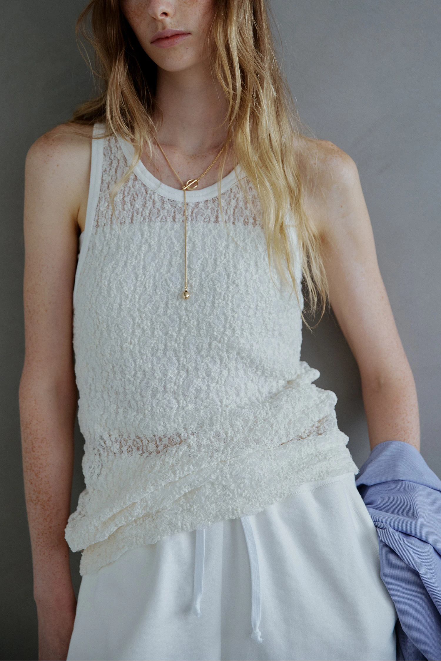 HISCHRONE レース編みタンクトップ ホワイト IRONING（アイロニング）｜floral shirred lace tankアイテムの詳細